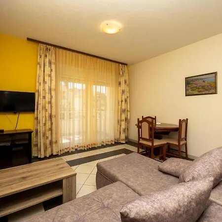 1 Bedroom In Okrug Gornji Trogir