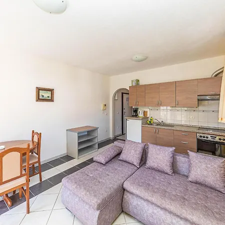 1 Bedroom In Okrug Gornji Trogir